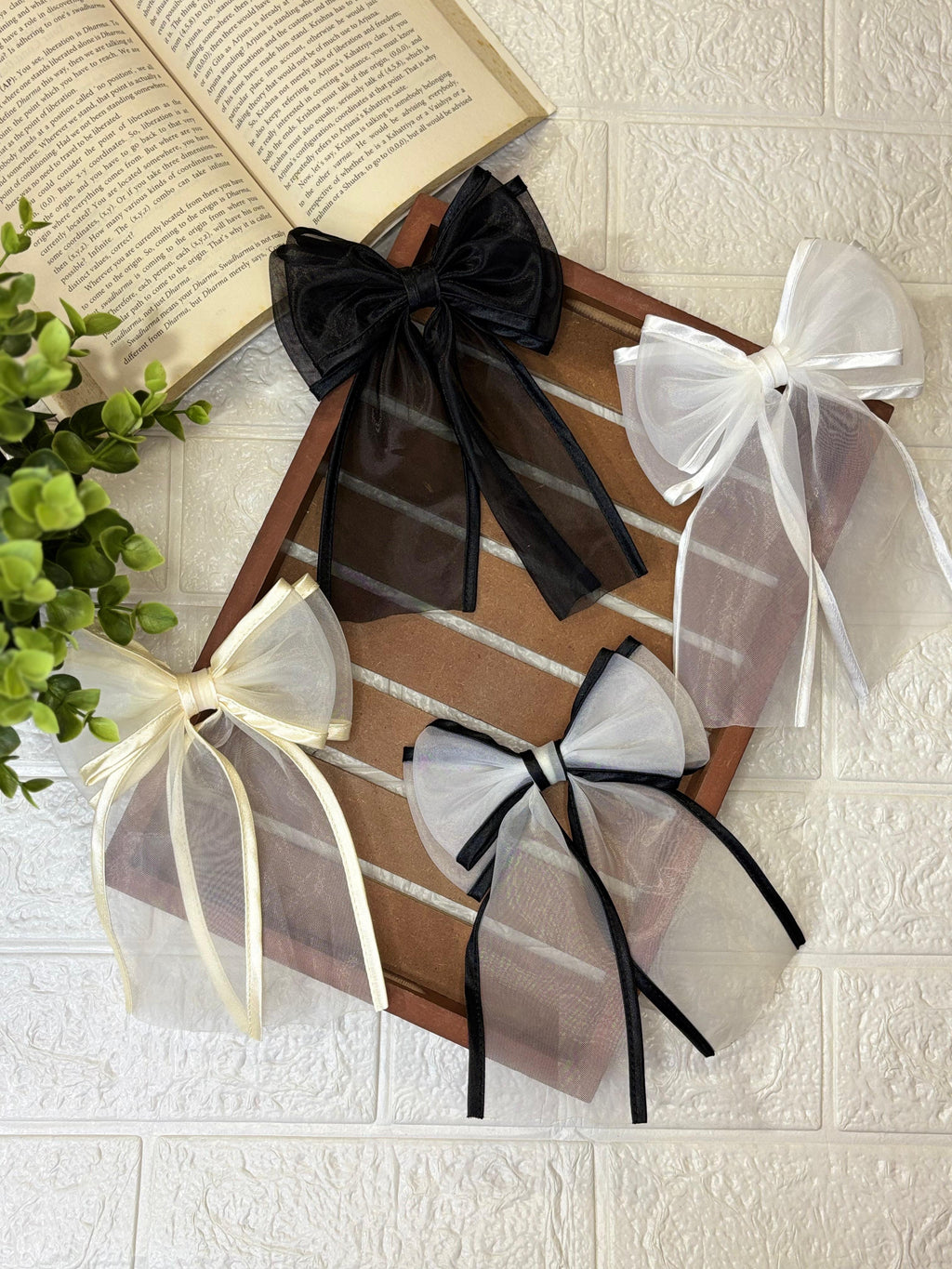 Graceful Longtail Bow